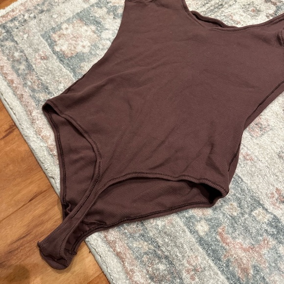 SKIMS ribbed cotton bodysuit - Picture 4 of 4